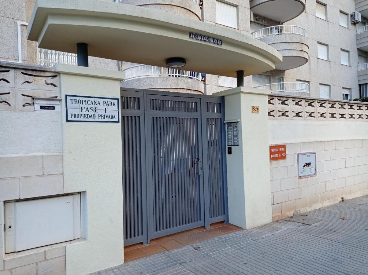 Tropicana Park Solo Familias Serviplaya Gandía Exteriör bild